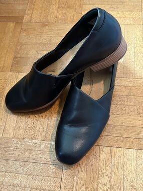 CLARKS women’s Juliet palm loafers